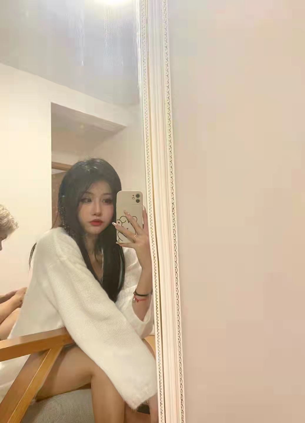 刚毕业大学生听话乖巧